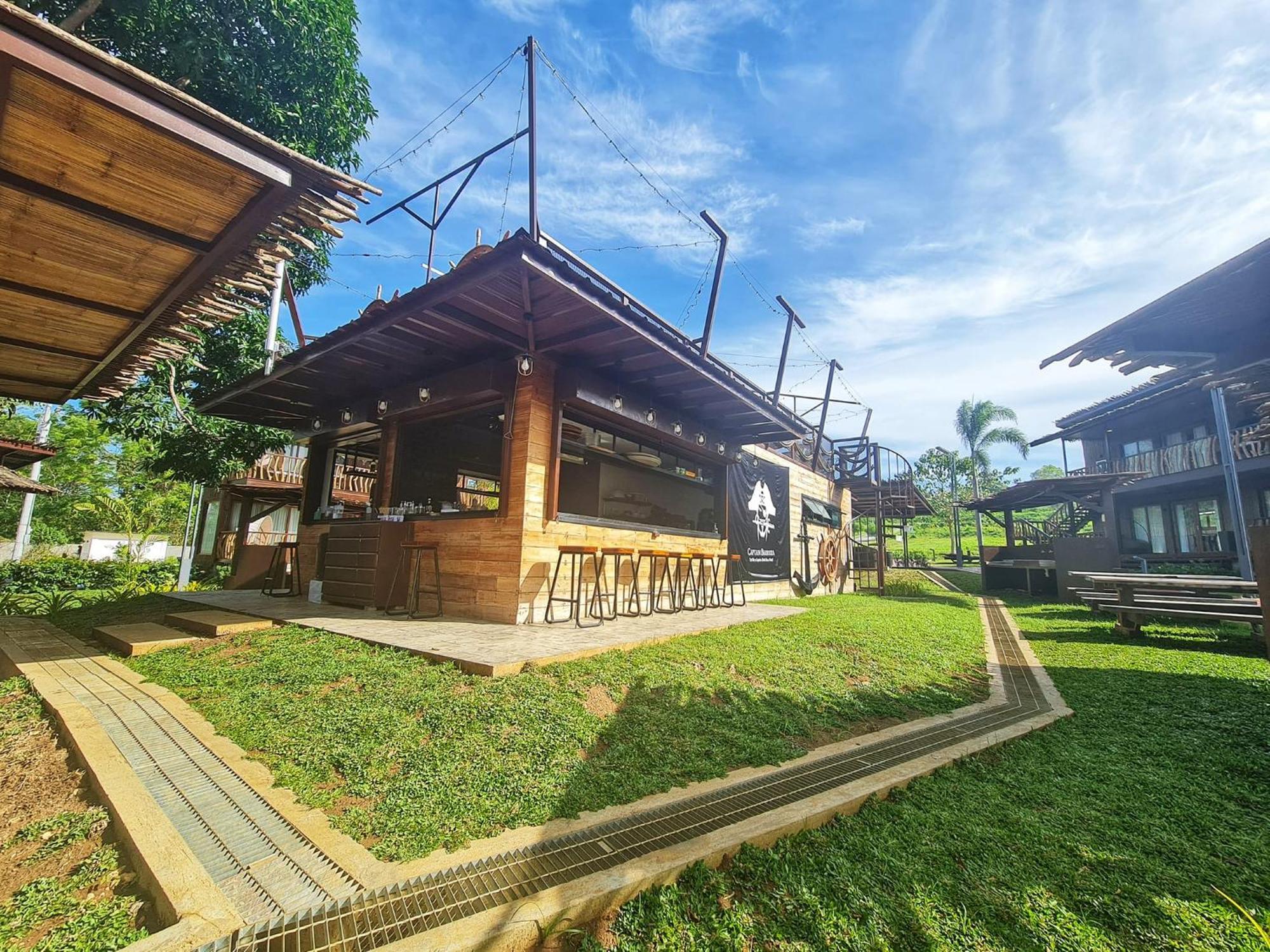 Crusoe Cabins Costa Azalea Samal Exteriör bild